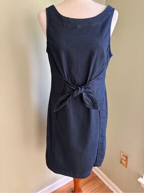 Holding Horses sleeveless denim tie front dress size 6. Lovely!